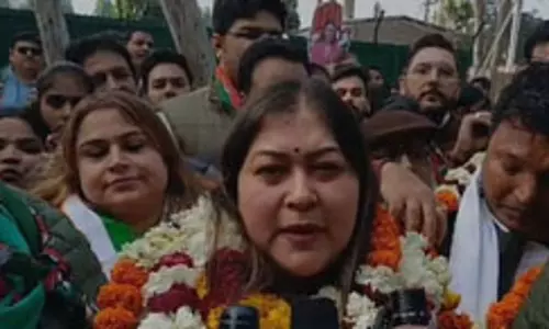 वजीरपुर विधानसभा सीट से कांग्रेस प्रत्याशी रागिनी नायक ने दाखिल किया नामांकन पत्र वजीरपुर विधानसभा सीट से कांग्रेस प्रत्याशी रागिनी नायक ने दाखिल किया नामांकन पत्र