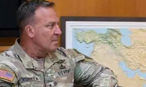 Centcom कमांडर जनरल माइकल एरिक कुरिल्ला ने सीरिया का दौरा किया Centcom कमांडर जनरल माइकल एरिक कुरिल्ला ने सीरिया का दौरा किया