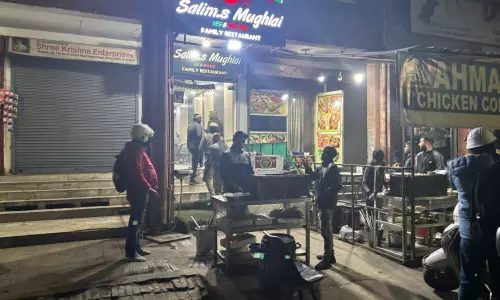 NCR Ghaziabad: कमिश्नरेट पुलिस ने सड़क पर शराब पीते 1,402 लोगो को पकड़ा NCR Ghaziabad: कमिश्नरेट पुलिस ने सड़क पर शराब पीते 1,402 लोगो को पकड़ा