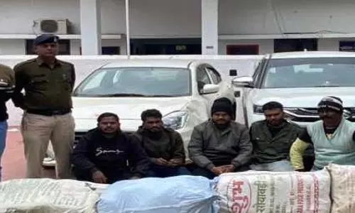 7 लाख के गांजा के साथ 5 तस्कर गिरफ्तार, कार में राजनीतिक पार्टी का लगा है नेमप्लेट