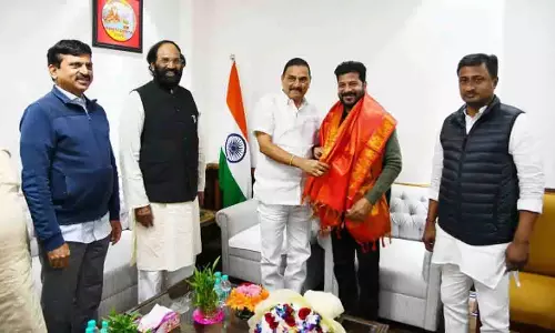 Telangana CM ने हैदराबाद में बसों को ई-वाहनों में बदलने के लिए केंद्र से मदद मांगी
