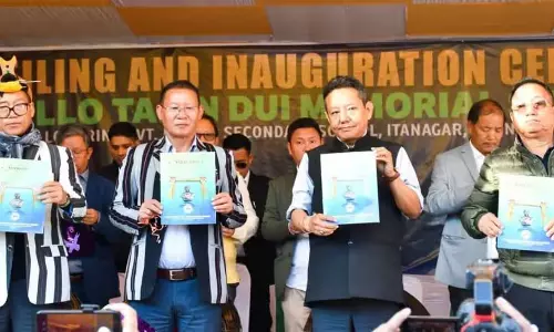 Arunachal के मंत्री ने स्मारक प्रतिमा का अनावरण किया