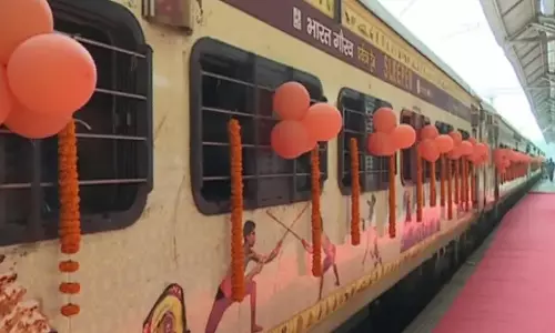 Bhubaneswar से 800 वरिष्ठ नागरिकों को लेकर विशेष तीर्थयात्रा ट्रेन रवाना Bhubaneswar से 800 वरिष्ठ नागरिकों को लेकर विशेष तीर्थयात्रा ट्रेन रवाना