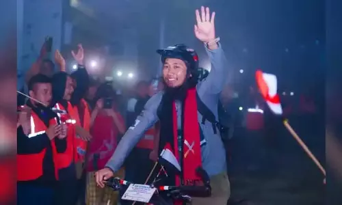 Mizoram के साइकिल चालक वनलालामजुआला वर्ते ने 17,000 किलोमीटर की यात्रा का रिकॉर्ड बनाया Mizoram के साइकिल चालक वनलालामजुआला वर्ते ने 17,000 किलोमीटर की यात्रा का रिकॉर्ड बनाया
