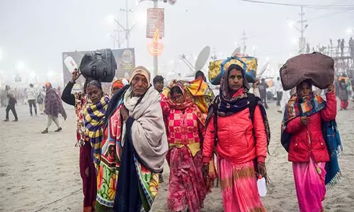 Maha Kumbh मेले में पांचवें दिन शाम 4 बजे तक 17.8 लाख तीर्थयात्री और 10 लाख कल्पवासी आये Maha Kumbh मेले में पांचवें दिन शाम 4 बजे तक 17.8 लाख तीर्थयात्री और 10 लाख कल्पवासी आये