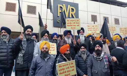 SGPC कंगना रनौत से नाराज़, उनकी फिल्म इमरजेंसी की स्क्रीनिंग रोक दी