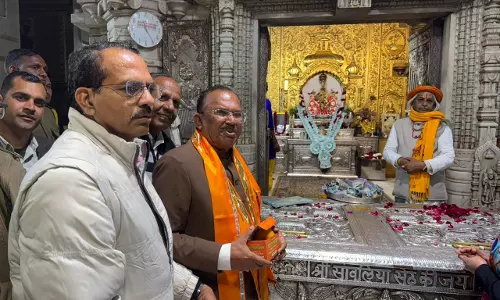 Jaipur: विधान सभा अध्यक्ष देवनानी ने किये सांवलिया सेठ मंदिर के दर्शन Jaipur: विधान सभा अध्यक्ष देवनानी ने किये सांवलिया सेठ मंदिर के दर्शन