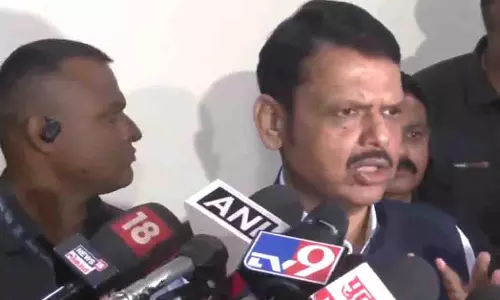 महाराष्ट्र के CM Fadnavis ने सैफ अली खान पर हुए हमले पर कही ये बात महाराष्ट्र के CM Fadnavis ने सैफ अली खान पर हुए हमले पर कही ये बात