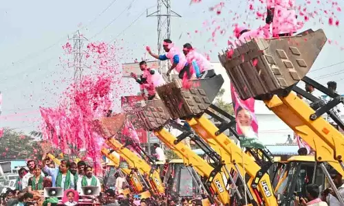 KTR ने चेवेल्ला महा धरने में किसानों से अधूरे वादों को लेकर रेवंत की आलोचना की