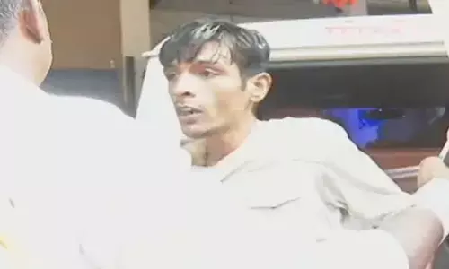 सैफ अली खान पर हमला करने वाले संदिघ्ध को गिरफ़्तार किया गया, VIDEO... सैफ अली खान पर हमला करने वाले संदिघ्ध को गिरफ़्तार किया गया, VIDEO...