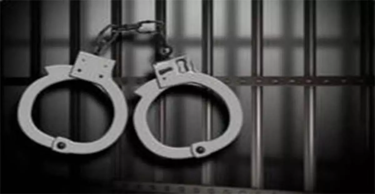 Haryana: बम बनाने की सामग्री रखने के आरोप में दो लोग गिरफ्तार Haryana: बम बनाने की सामग्री रखने के आरोप में दो लोग गिरफ्तार