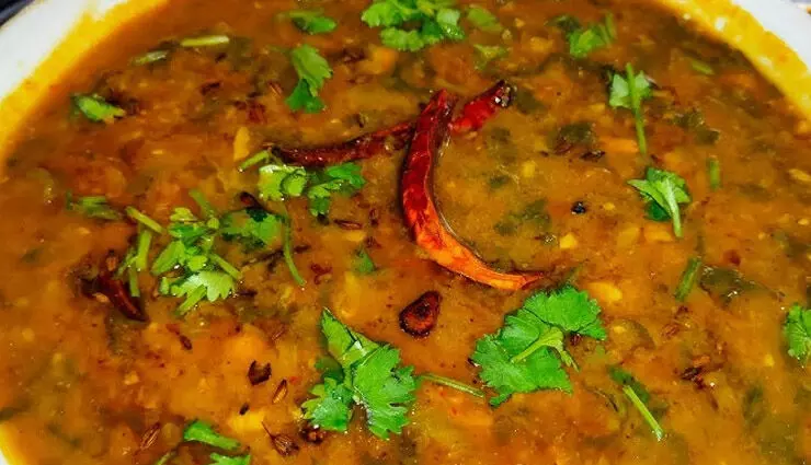 Bathua Dal: इस मौसम में आपको ये डिश जरूर पसंद आएगी