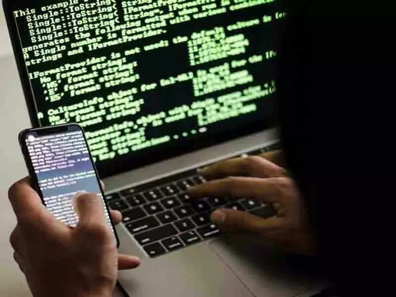 Cyber Fraud में व्यवसायी और सेवानिवृत्त सैन्य अधिकारी से 12 लाख रुपये ठगे गए