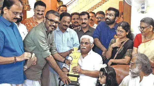 Kerala: उन्नीकृष्णन नंबूथिरी मेमोरियल पुरस्कार जगथी श्रीकुमार को प्रदान किया गया