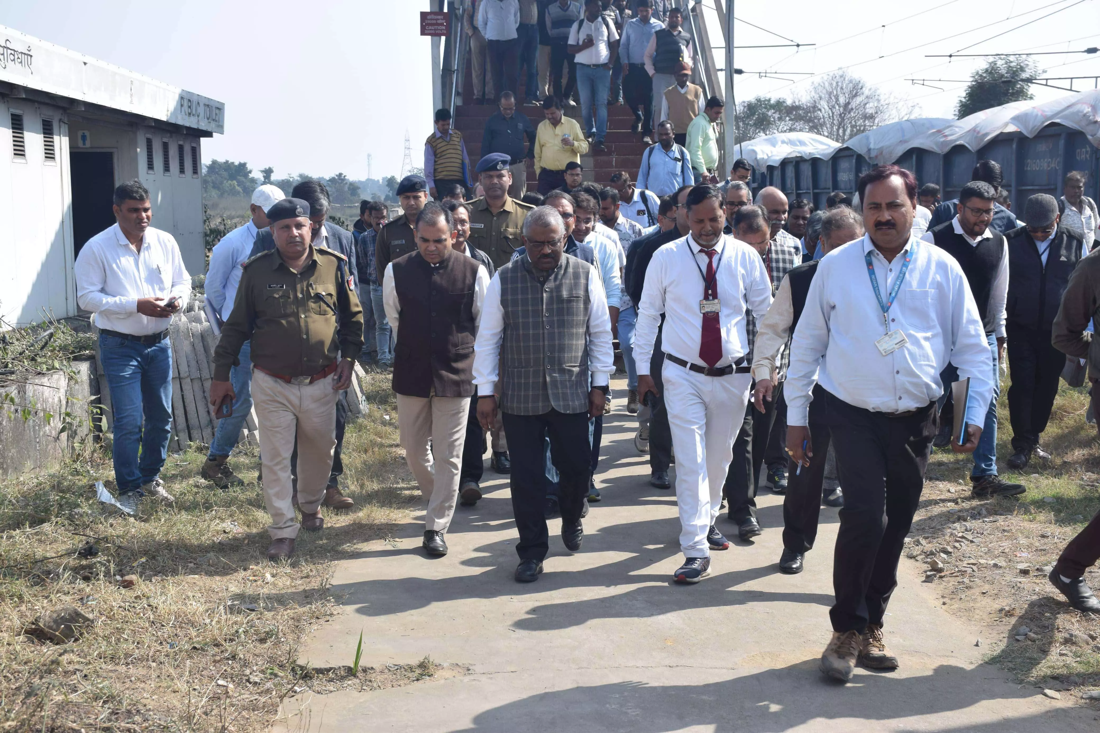 महाप्रबंधक द्वारा कोतरलिया स्टेशन पर यात्री सुविधाओं का जायजा लिया