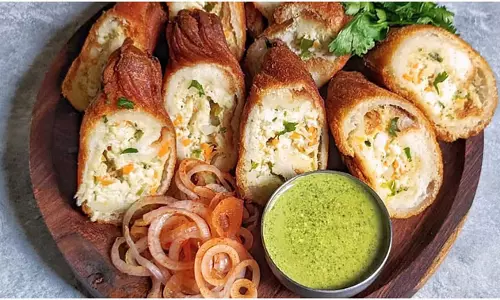 Dahi Ke Sholay Recipe: घर पर ट्राई करें दही के शोले Dahi Ke Sholay Recipe: घर पर ट्राई करें दही के शोले