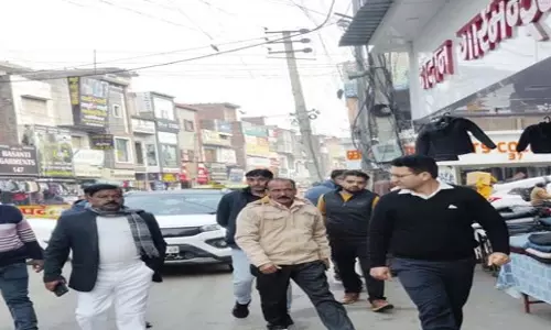 Haryana: संयुक्त आयुक्त ने हिसार में सार्वजनिक शौचालयों का निरीक्षण किया
