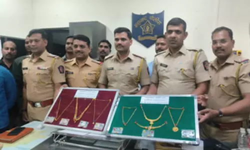 मुंबई पुलिस ने नोएडा से शातिर चोर को किया गिरफ्तार, 11.25 लाख के चोरी के आभूषण बरामद