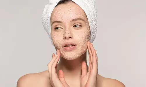 Facial At Home: शादी के सीजन में चाहिए ग्लोइंग स्किन तो पार्लर जाए बिना घर पर ही करें फेशियल