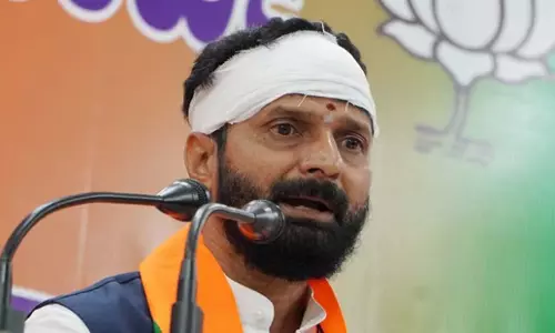 Karnataka: प्रारंभिक सीआईडी जांच में खुलासा, रवि ने अभद्र भाषा का इस्तेमाल किया Karnataka: प्रारंभिक सीआईडी जांच में खुलासा, रवि ने अभद्र भाषा का इस्तेमाल किया