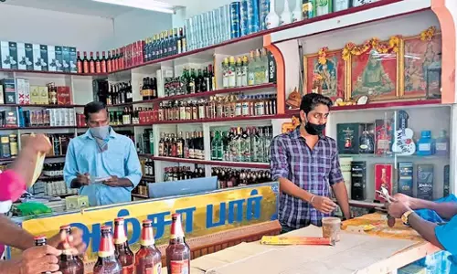 Tamil Nadu: तस्माक के तीन जिला प्रबंधकों पर मामला दर्ज