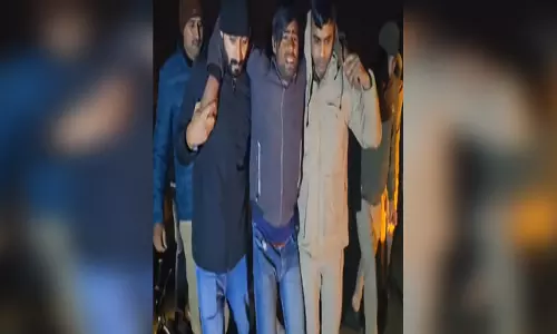 पुलिस ने मुठभेड़ में साइबर अपराधी को किया गिरफ्तार, काफी मात्रा में सिम कार्ड बरामद