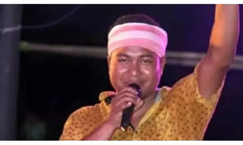 Assam : क्रांतिकारी लोकप्रिय गायक राजीव सादिया के आकस्मिक निधन Assam : क्रांतिकारी लोकप्रिय गायक राजीव सादिया के आकस्मिक निधन