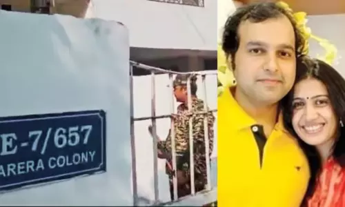 धनकुबेर सौरभ शर्मा मामले में जांच एजेंसियों की कारों पर नजर, अरोरा की कार को खंगाला धनकुबेर सौरभ शर्मा मामले में जांच एजेंसियों की कारों पर नजर, अरोरा की कार को खंगाला