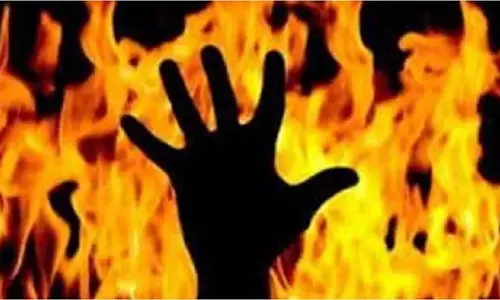 Bahraich: युवक ने खुद पर पेट्रोल डालकर लगाई आग, एक गिरफ्तार