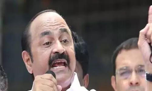 Kerala के एलओपी ने शराब निर्माण के फैसले के खिलाफ सरकार को चेतावनी Kerala के एलओपी ने शराब निर्माण के फैसले के खिलाफ सरकार को चेतावनी