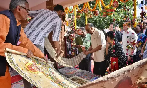 सिंगापुर के राष्ट्रपति ने कोणार्क मंदिर का दौरा किया