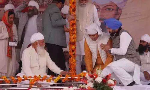 Kuka शहीदों को श्रद्धांजलि देने के लिए हजारों लोग एकत्रित हुए Kuka शहीदों को श्रद्धांजलि देने के लिए हजारों लोग एकत्रित हुए