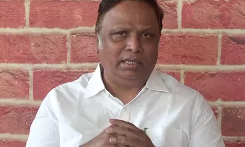 Saif पर हमले के मामले पर महाराष्ट्र मंत्री ने कहा-पुलिस पूरी सावधानी से काम कर रही है, सच्चाई जल्द ही सामने आएगी
