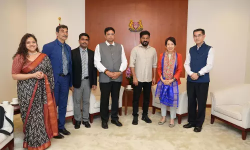 Revanth Reddy ने सिंगापुर के पर्यावरण मंत्री ग्रेस फू हाई यियेन से मुलाकात की