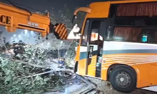 Suryapet: सड़क दुर्घटना में दो की मौत, पांच घायल