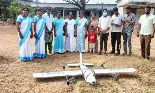 Nalgonda के इस सुदूर मंडल में ड्रोन से टीबी मरीजों के नमूने पहुंचाए गए Nalgonda के इस सुदूर मंडल में ड्रोन से टीबी मरीजों के नमूने पहुंचाए गए