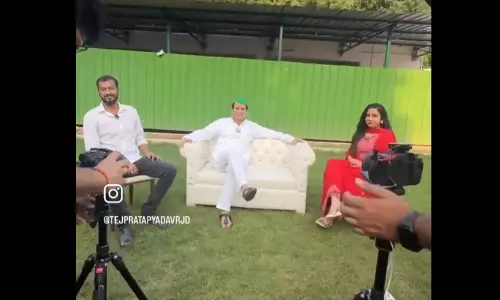 सरकार गिराने जा रहे हैं हम बहुत जल्द...लालू के बेटे तेज प्रताप का ये वीडियो तो जरा देखें, बढ़ाई सियासी सरगर्मी सरकार गिराने जा रहे हैं हम बहुत जल्द...लालू के बेटे तेज प्रताप का ये वीडियो तो जरा देखें, बढ़ाई सियासी सरगर्मी