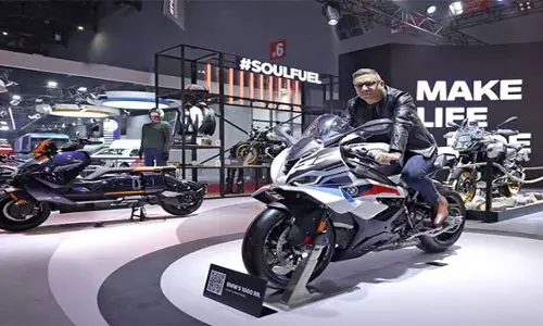 BMW मोटरराड इंडिया ने नई BMW S 1000 RR लॉन्च की BMW मोटरराड इंडिया ने नई BMW S 1000 RR लॉन्च की