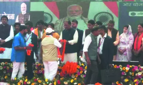 आबादी जमीन का पट्टा गरीबों को मिला, हुए गदगद