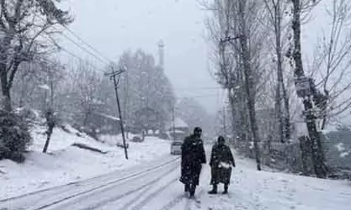 Kashmir : शीतलहर तेज हुई, तीन दिन शुष्क मौसम का अनुमान Kashmir : शीतलहर तेज हुई, तीन दिन शुष्क मौसम का अनुमान