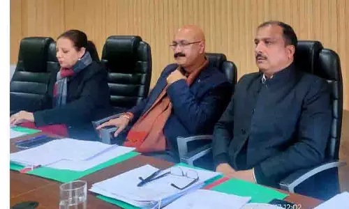 Mayor ने विकास परियोजनाओं की प्रगति की समीक्षा की