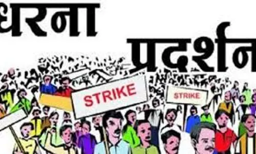 Gaziabad: एंटी करप्शन के खिलाफ लेखपाल संघ का कार्रवाई के विरोध में धरना प्रदर्शन Gaziabad: एंटी करप्शन के खिलाफ लेखपाल संघ का कार्रवाई के विरोध में धरना प्रदर्शन