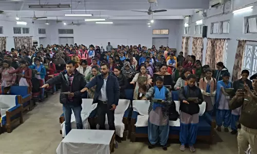 Amethi: सड़क सुरक्षा माह के तहत जागरूकता कार्यक्रम का हुआ आयोजन