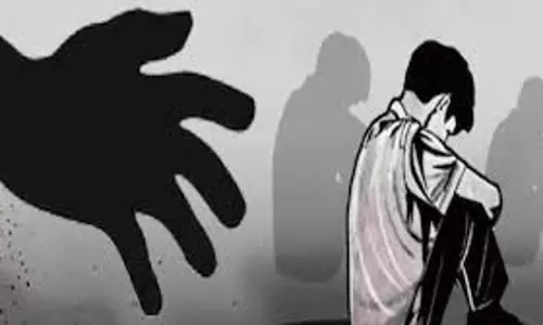 Deoria: नाबालिग लड़के संग उसके ही दोस्तों ने किया कुकर्म, अस्पताल में भर्ती