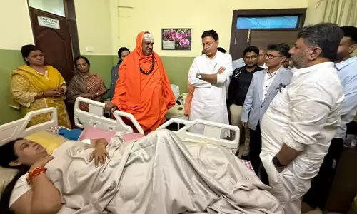 DCM डीके शिवकुमार लक्ष्मी हेब्बालकर के स्वास्थ्य की जानकारी लेने अस्पताल पहुंचे DCM डीके शिवकुमार लक्ष्मी हेब्बालकर के स्वास्थ्य की जानकारी लेने अस्पताल पहुंचे
