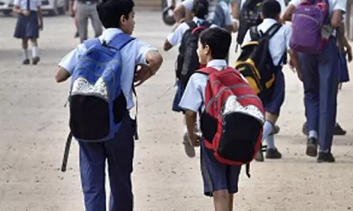 ओडिशा के स्कूल में झूले से गिरकर चौथी कक्षा के बच्चे की मौत ओडिशा के स्कूल में झूले से गिरकर चौथी कक्षा के बच्चे की मौत