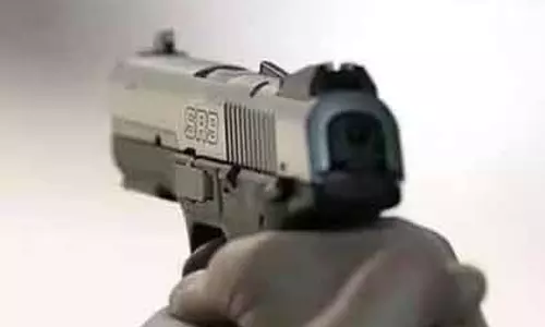 Bengal : पुलिस से मुठभेड़ में हिरासत से भागा विचाराधीन कैदी ढेर Bengal : पुलिस से मुठभेड़ में हिरासत से भागा विचाराधीन कैदी ढेर