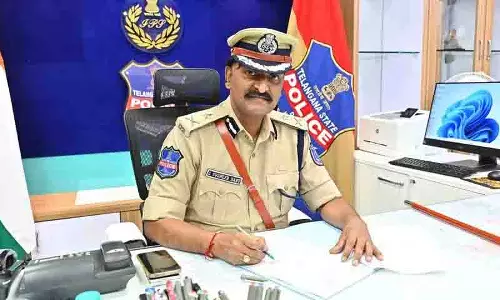 राचकोंडा के पुलिस आयुक्त Sudheer Babu ने कहा कि कई बैंकों में पर्याप्त सुरक्षा व्यवस्था नहीं राचकोंडा के पुलिस आयुक्त Sudheer Babu ने कहा कि कई बैंकों में पर्याप्त सुरक्षा व्यवस्था नहीं