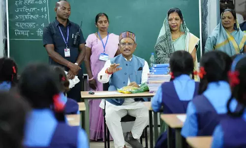 Dy Director ने सरकारी स्कूलों में गुणवत्तापूर्ण शिक्षा पर जोर दिया