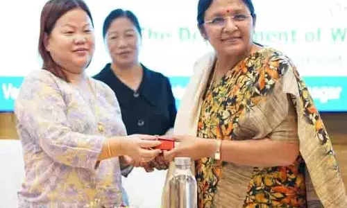 Arunachal : केंद्रीय मंत्री सावित्री ठाकुर ने महिला एवं बाल कल्याण योजनाओं की समीक्षा की Arunachal : केंद्रीय मंत्री सावित्री ठाकुर ने महिला एवं बाल कल्याण योजनाओं की समीक्षा की